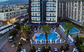 Parador Beach Hotel  3*